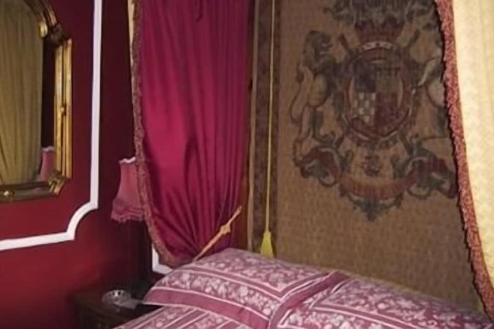 Room 20 of 25