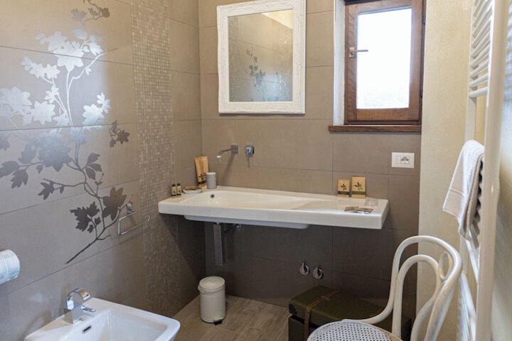Room 185 of 207