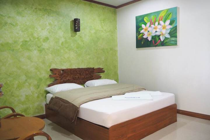 Room 4 of 13