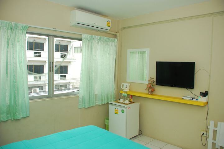 Room 14 of 28
