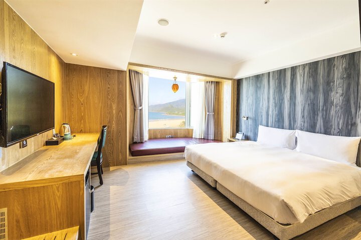 Room 13 of 95