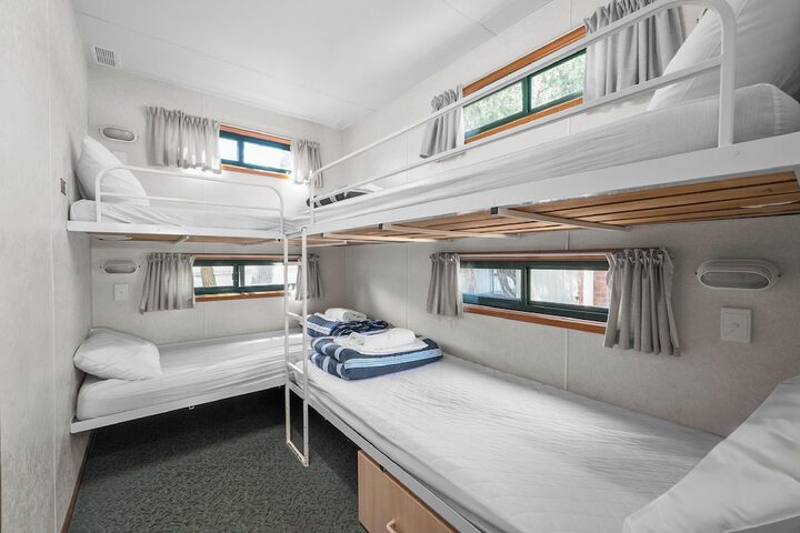 Room 7 of 77