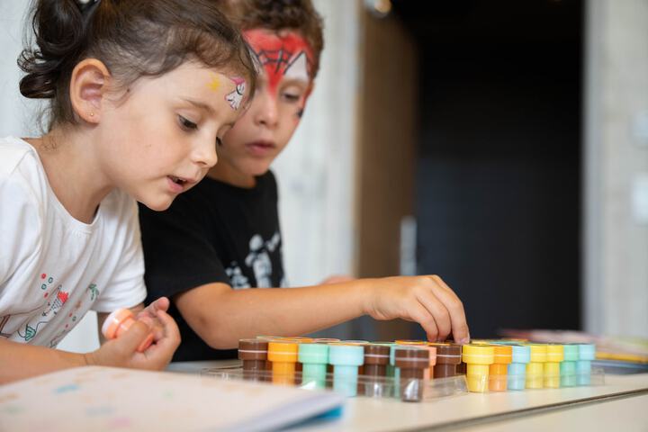 Childrens Activities 76 of 178