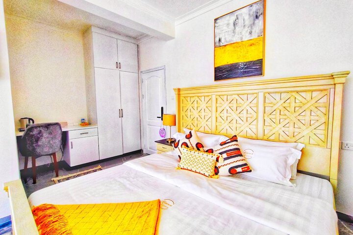 Room 18 of 36