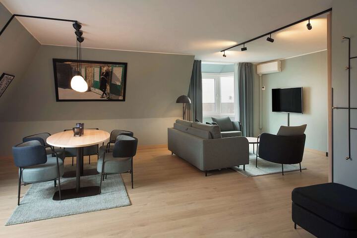Room 13 of 34