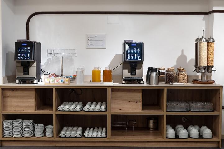 Breakfast/Coffee Service 62 of 95