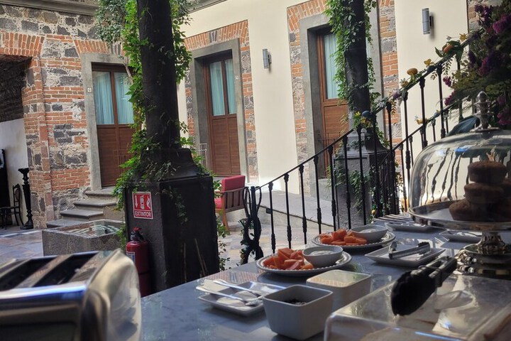 Breakfast/Coffee Service 107 of 135
