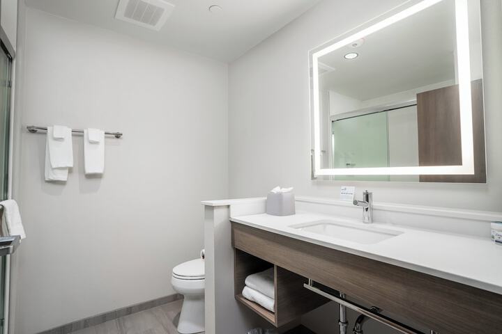 Room 26 of 49