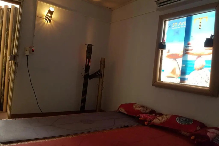 Room 3 of 12