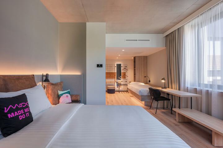 Room 20 of 74