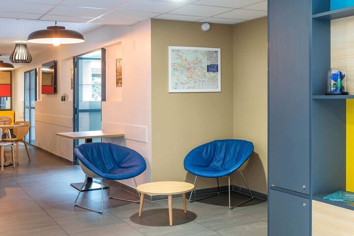 Entrance & Lobby