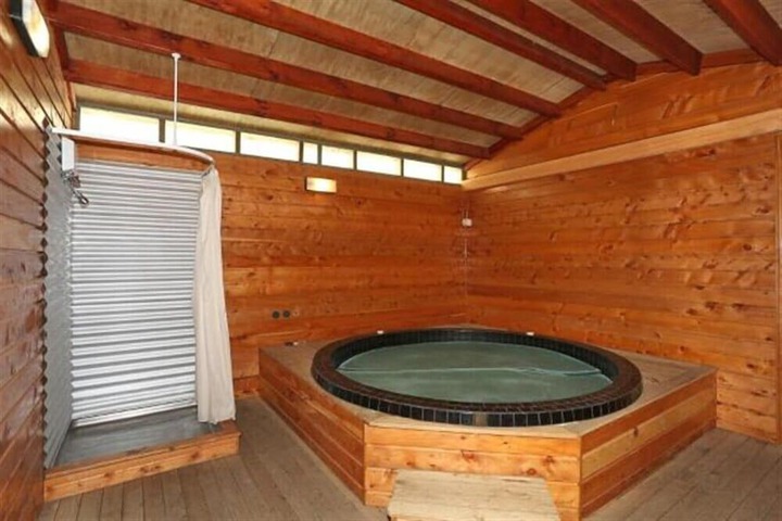 Spa 18 of 26