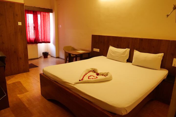 Room 4 of 19