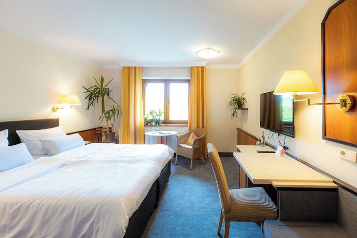 Room 32 of 169
