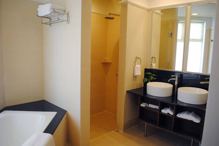 Room 14 of 42
