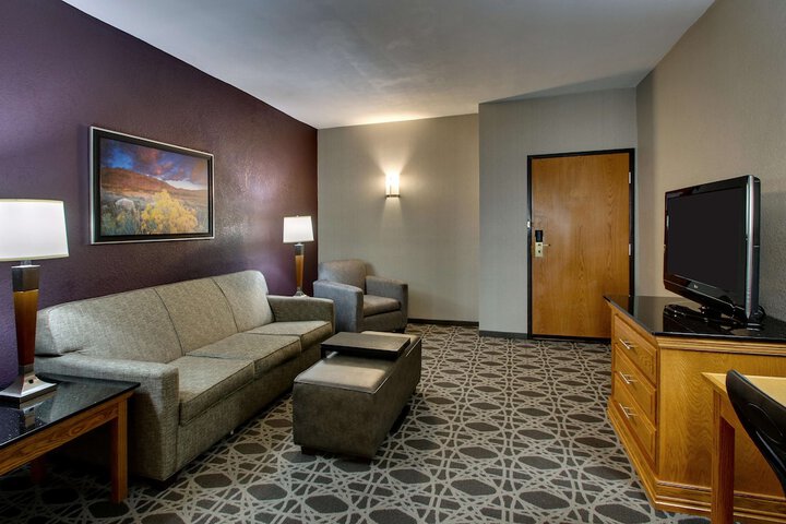 Room 11 of 77