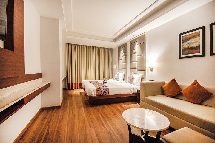 Room 5 of 27