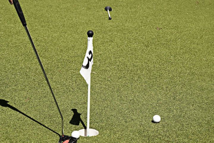 Mini-golf