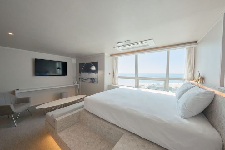 Beach 219 of 224