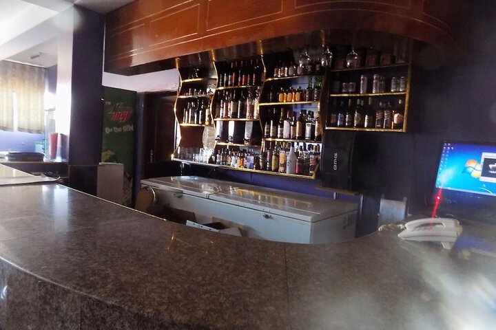 Lounge 16 of 22