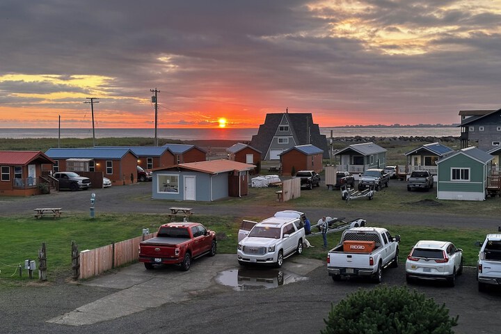 Hotel Exterior 129 of 159