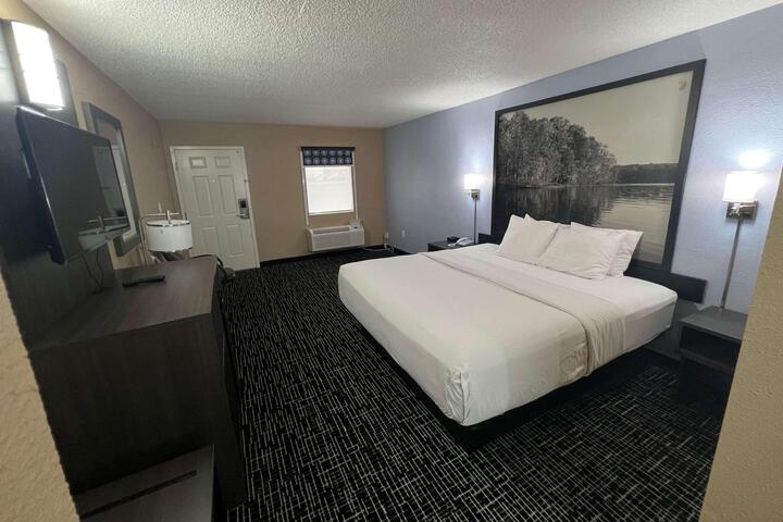 2 Queen Beds (6 of 15)