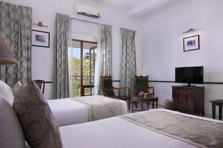 Room 37 of 65