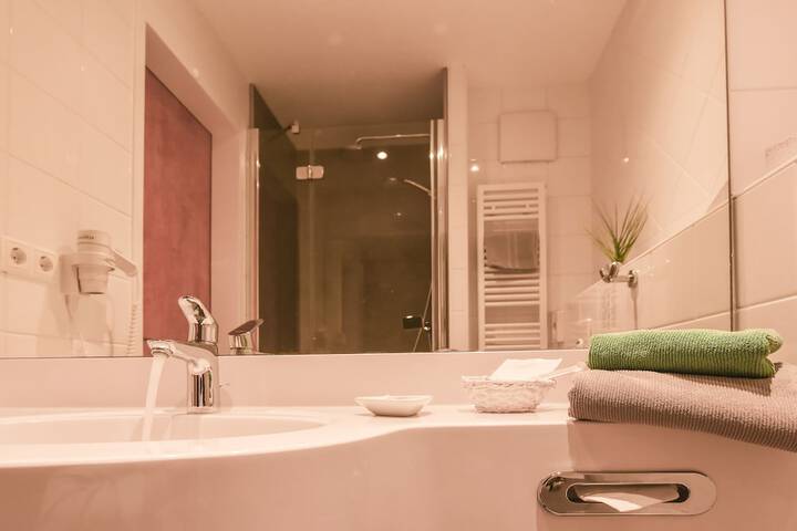 Room 10 of 29