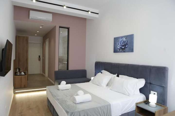 Room 15 of 52