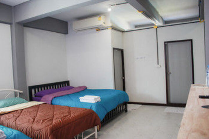 Room 14 of 36