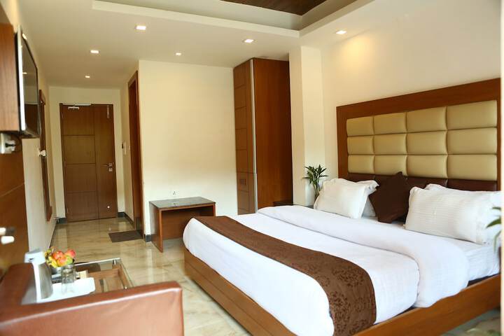 Room 7 of 49