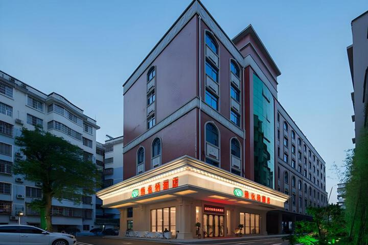 Vienna Hotel Guangxi Yizhou Sankeshu