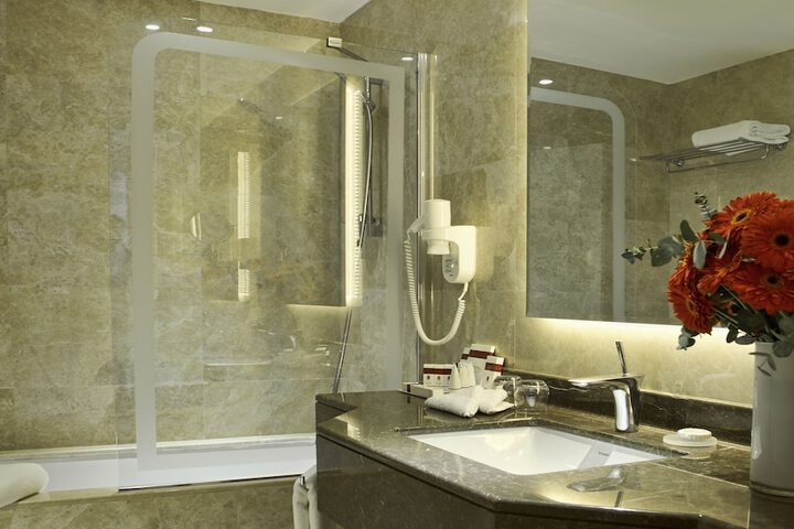 Bathroom Interior Photo