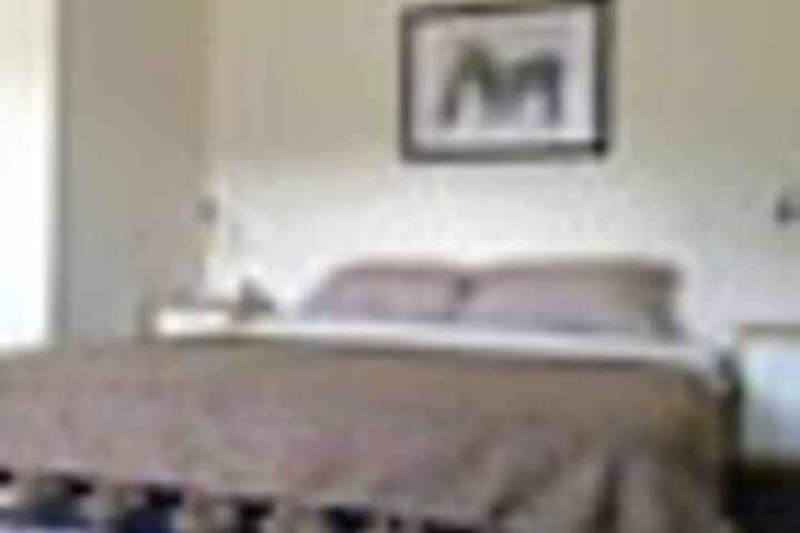 Room 26 of 90
