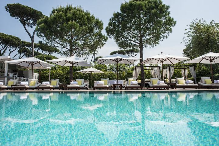 Pool Hotel