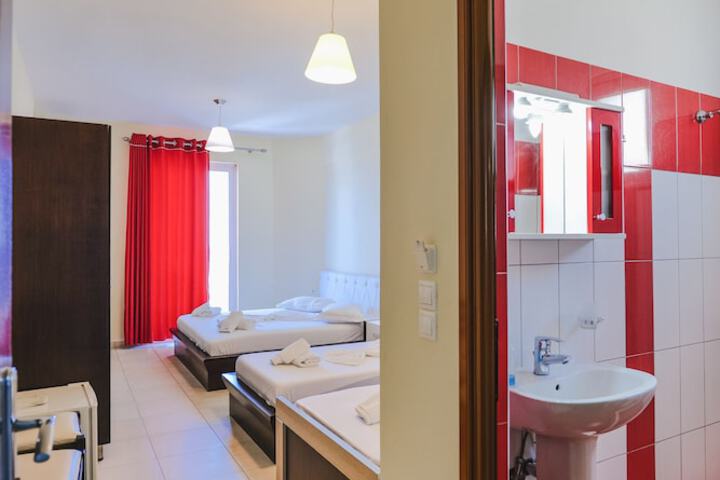 Room 71 of 84