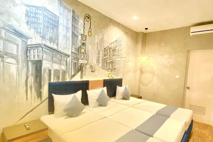 Room 8 of 36