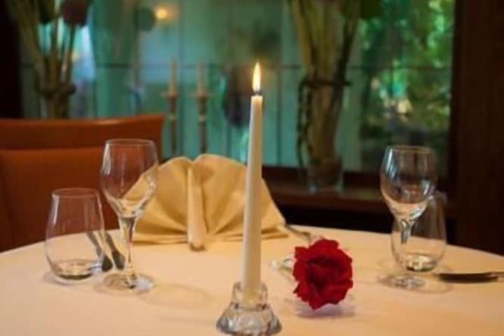 Dining 34 of 59
