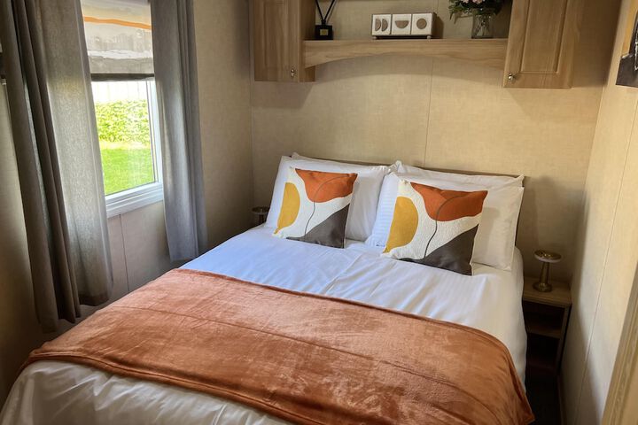 Room 2 of 31