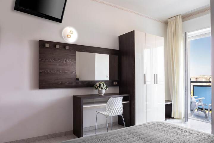 Room 16 of 51