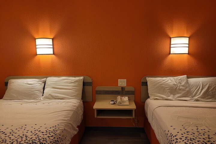 1 Double Bed Accessible (4 of 40)