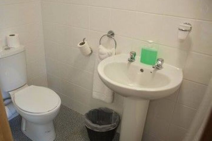 Room 3 of 70