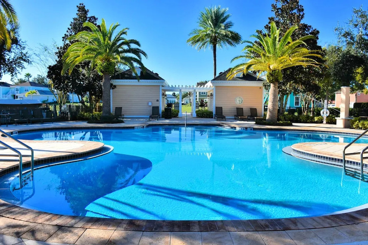 Pool 21 of 44
