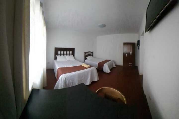 Room 9 of 36