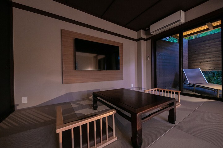 Room 28 of 130