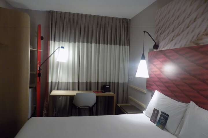 Room 5 of 31