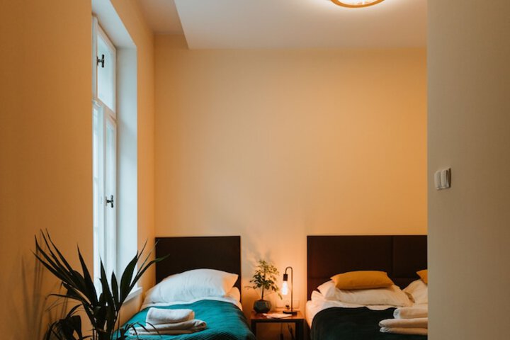 Room 4 of 13
