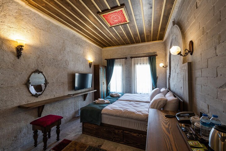 Room 6 of 85