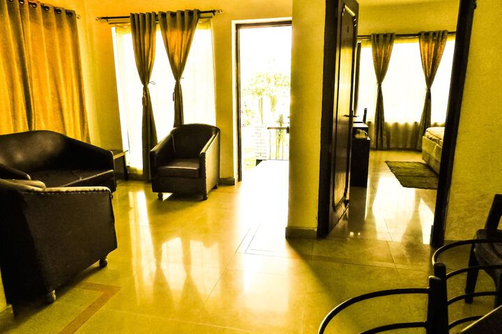 Entrance & Lobby