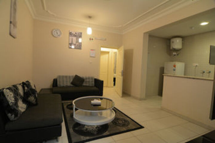 Room 6 of 8